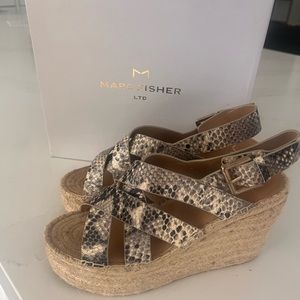 Marc Fisher Alenni Wedges in size 9